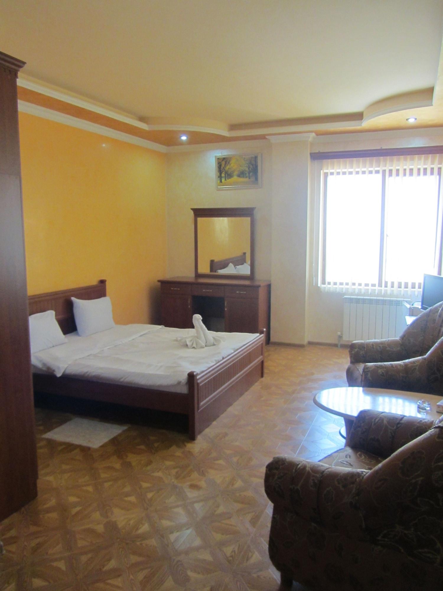 Primer Hotel Ereván Exterior foto